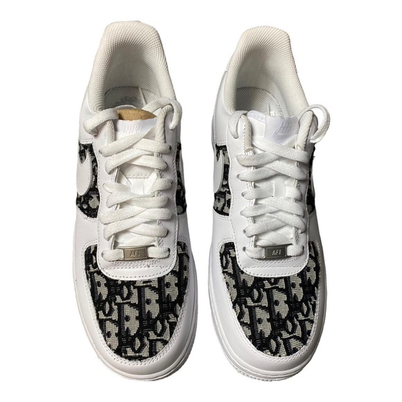 Custom Nike Air Force 1
White Airforce
Dior style Handmade customs size 7 - Picture 2 of 4